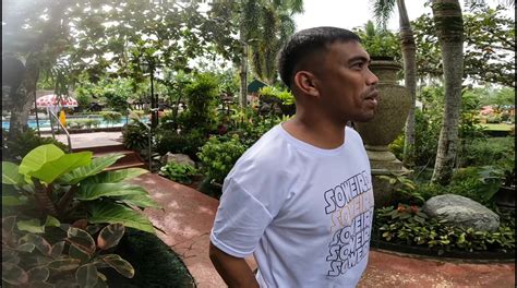 jahas oziska|Crew ng malaking resort kinantut ng amo niyang amoy sampot.